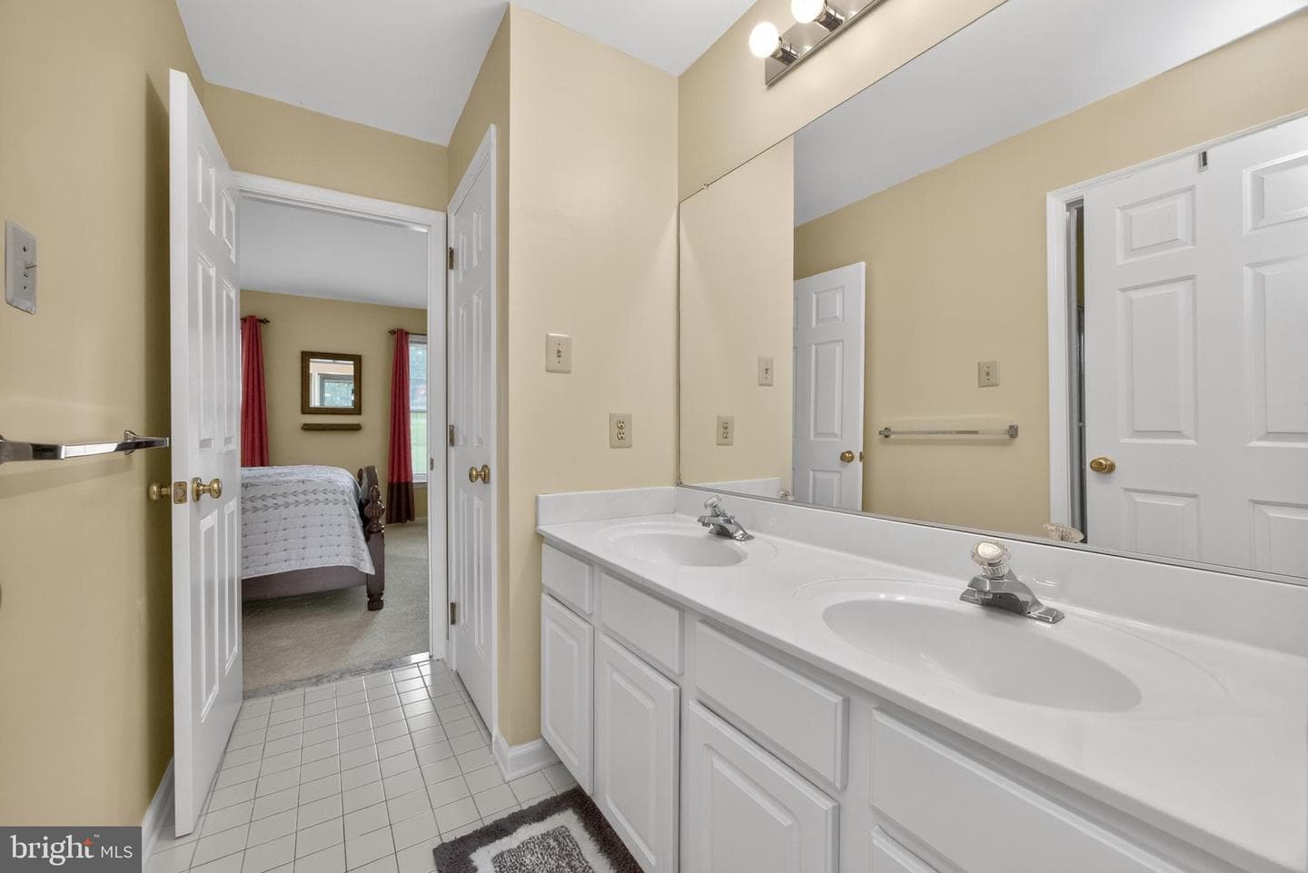 904 Victoria Court photo 38