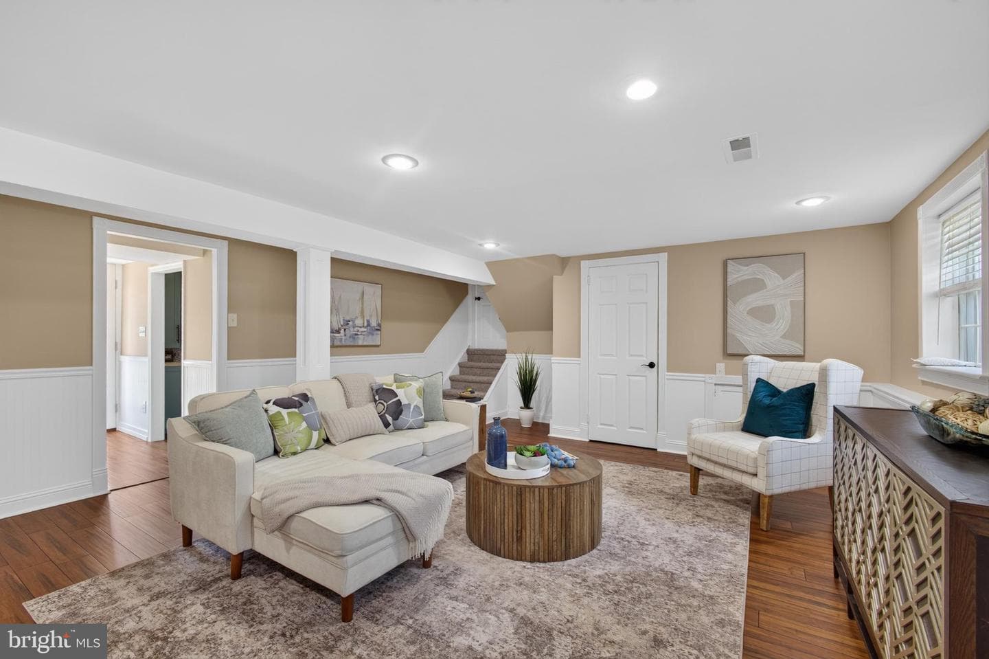 1364 College Hill Dr photo 38