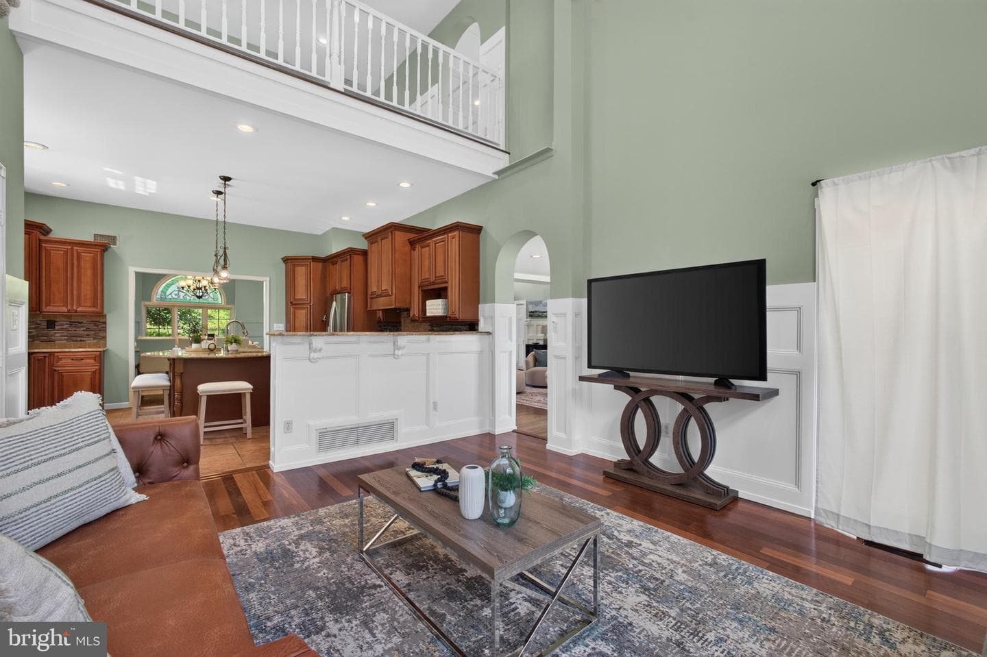 1364 College Hill Dr photo 8