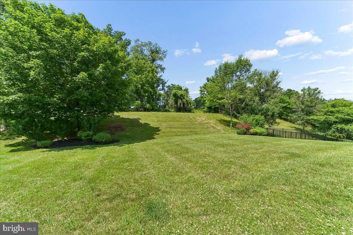 609 Winston Lane photo 34