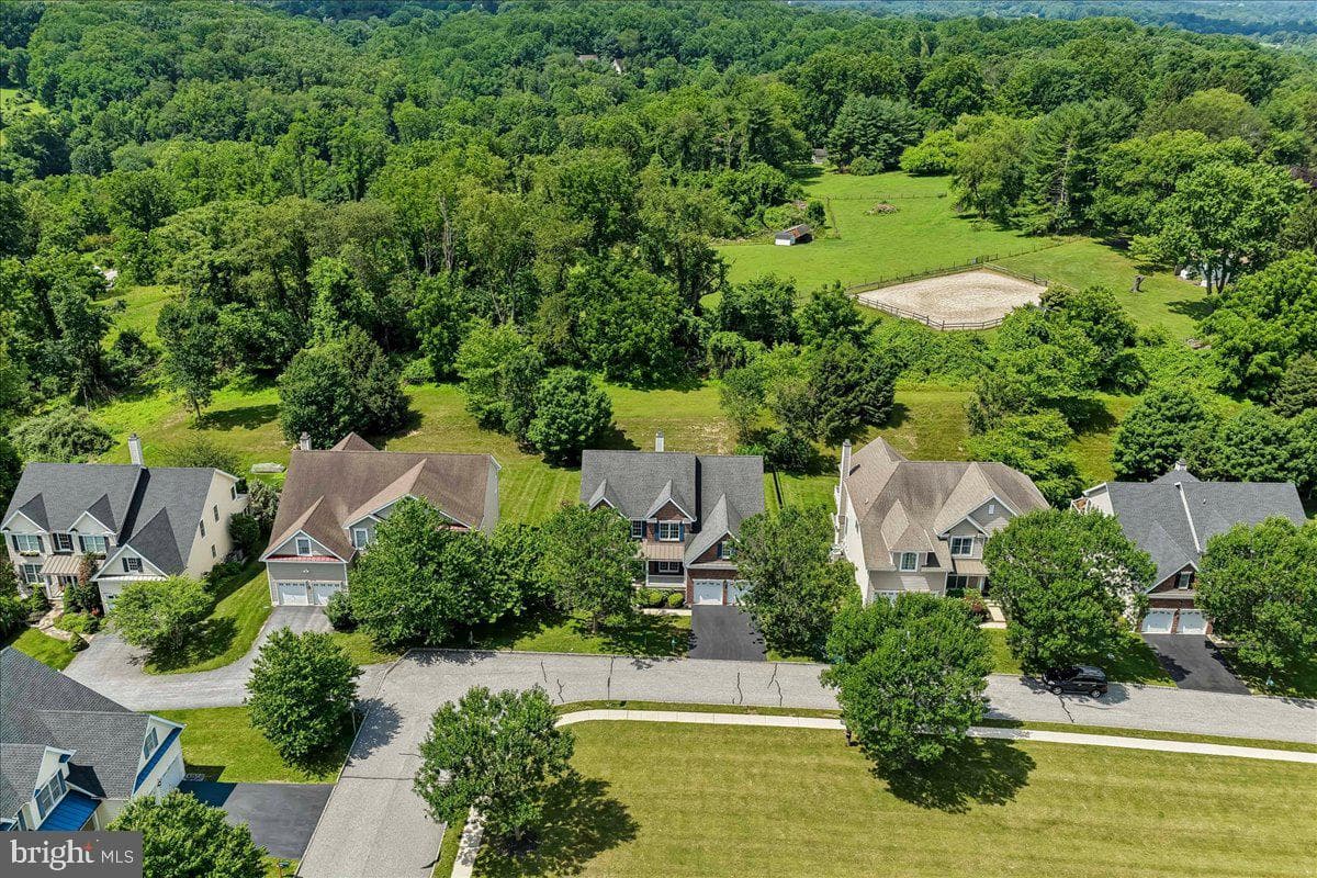 609 Winston Lane photo 37
