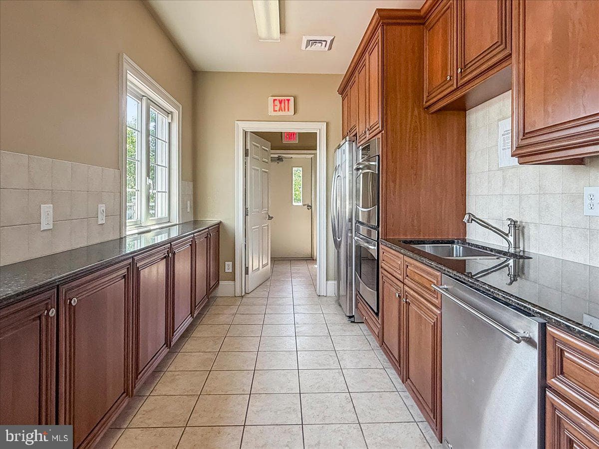 609 Winston Lane photo 47