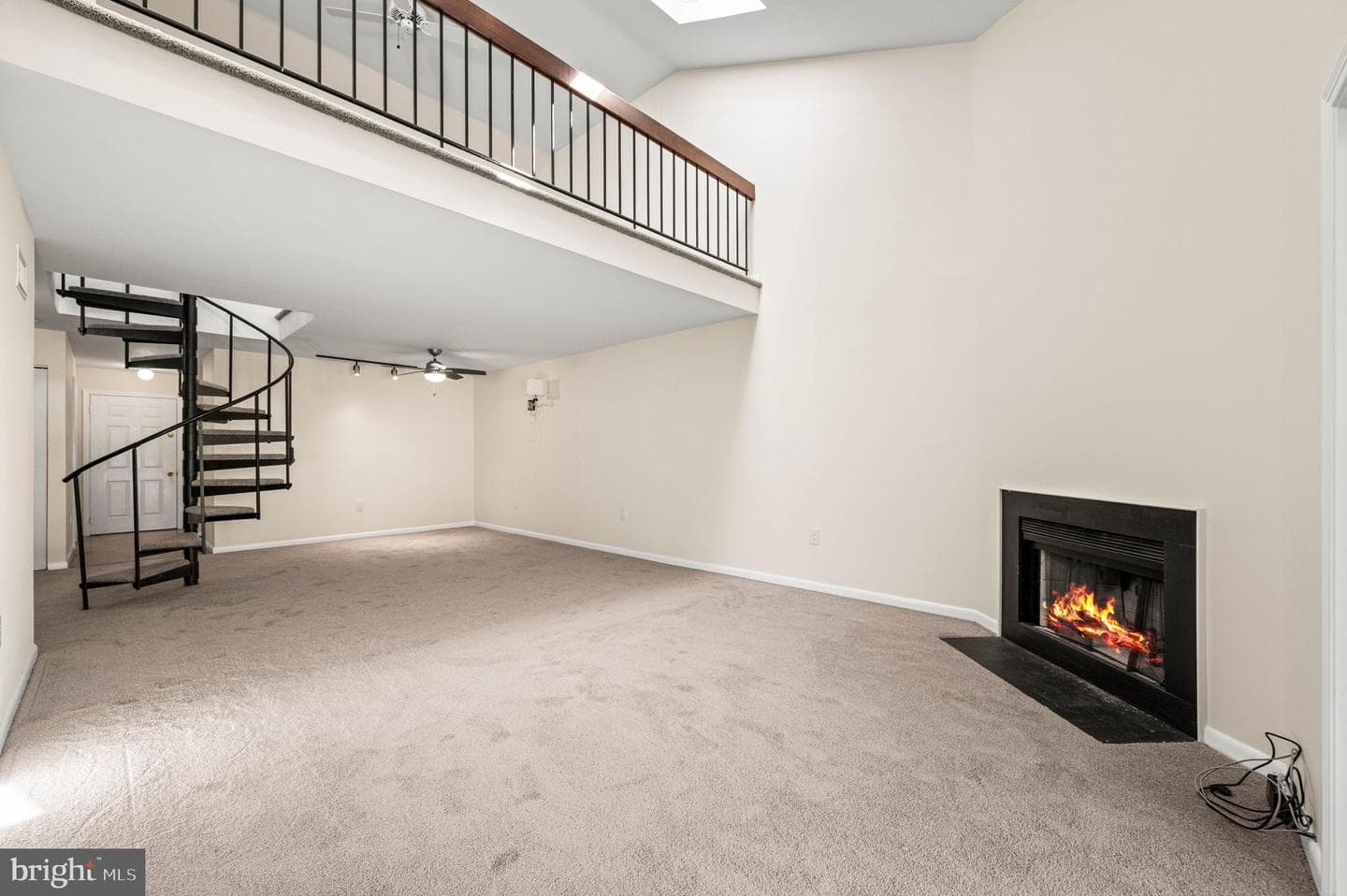 242 Valley Stream Lane photo 4