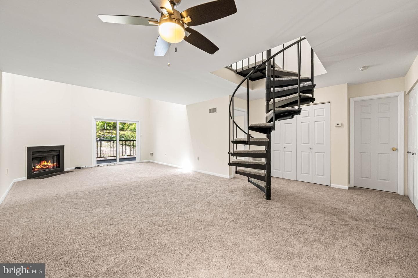 242 Valley Stream Lane photo 6