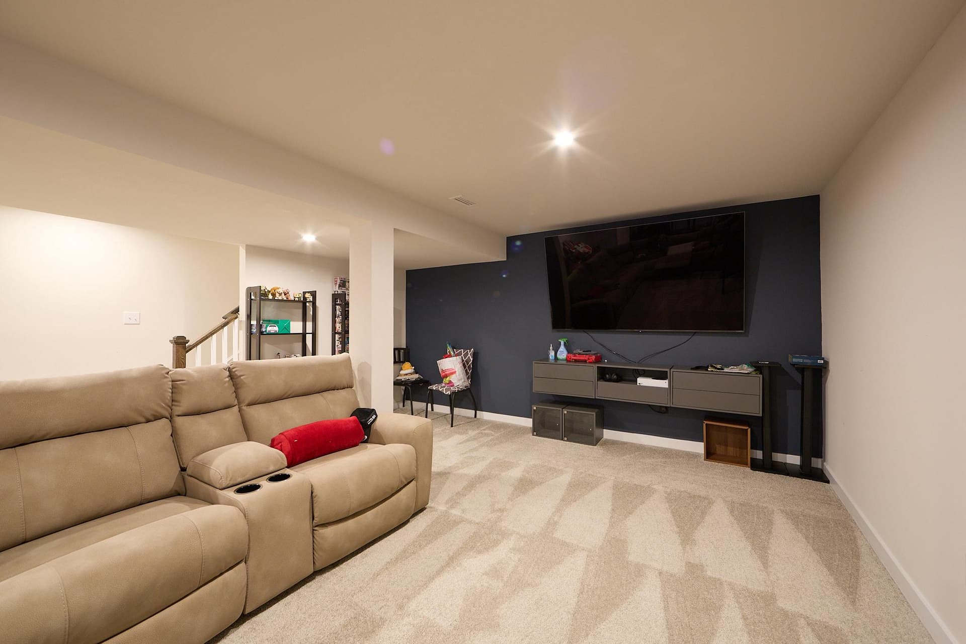 235 Sloan Drive photo 32