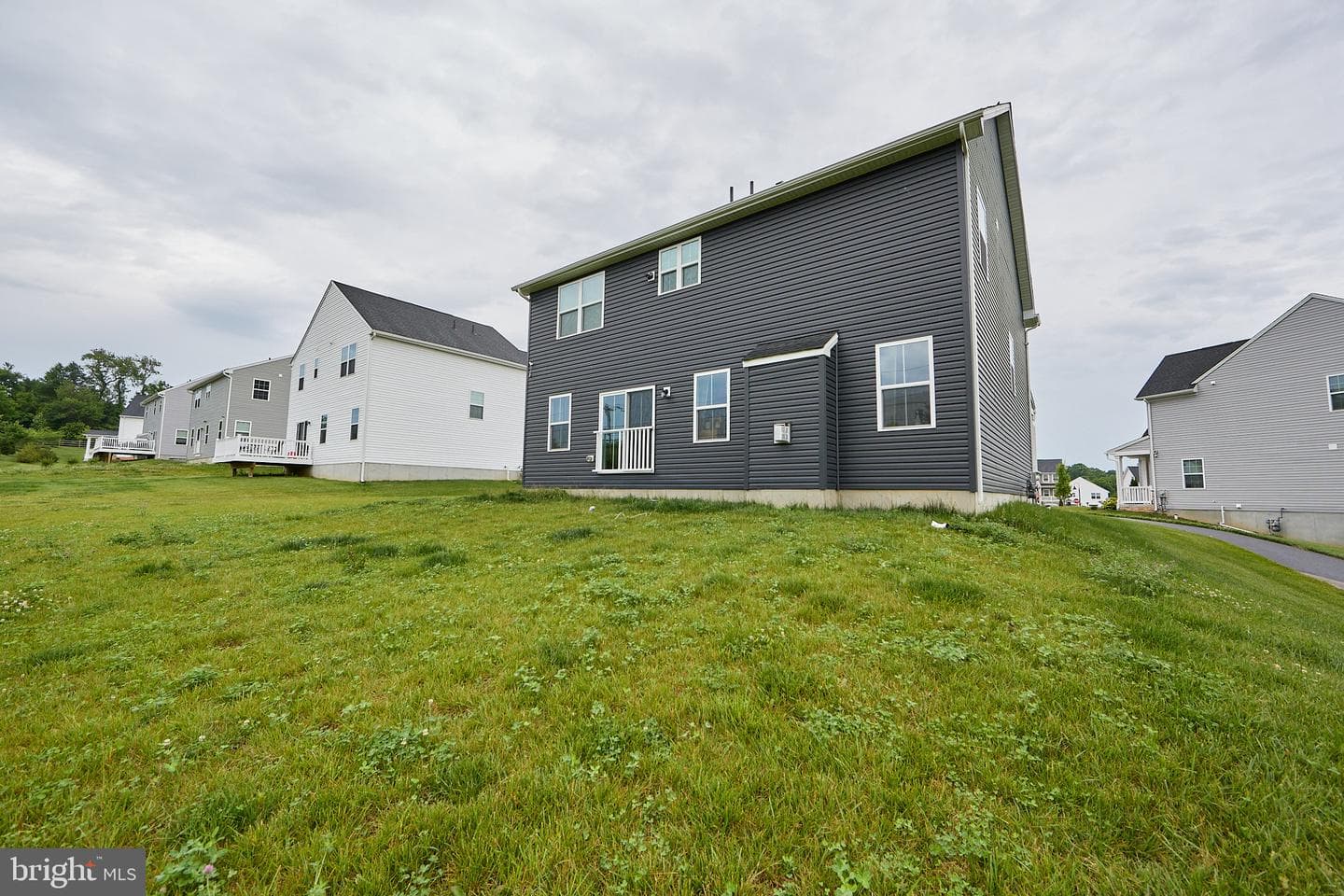 235 Sloan Drive photo 40