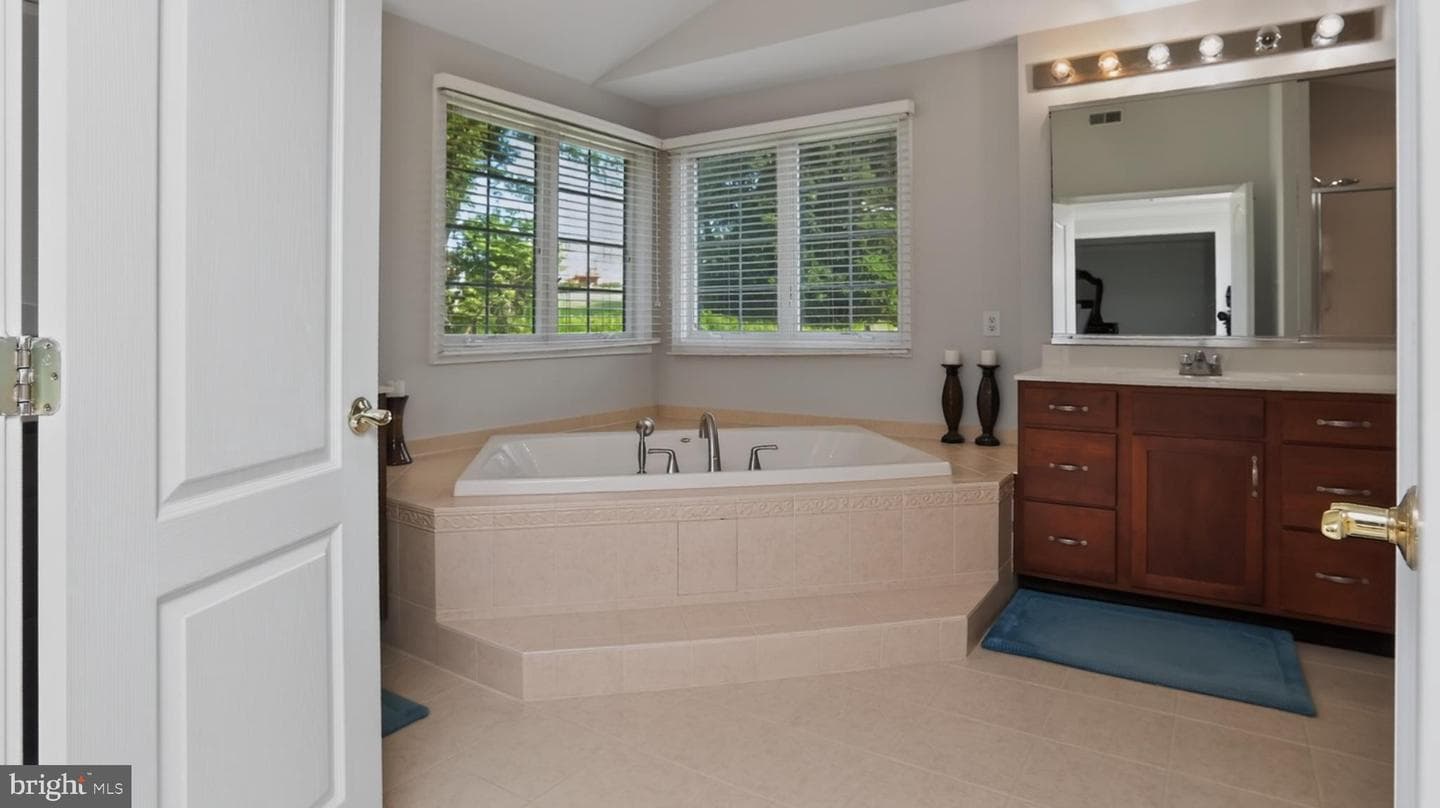 1464 W Stonington photo 39