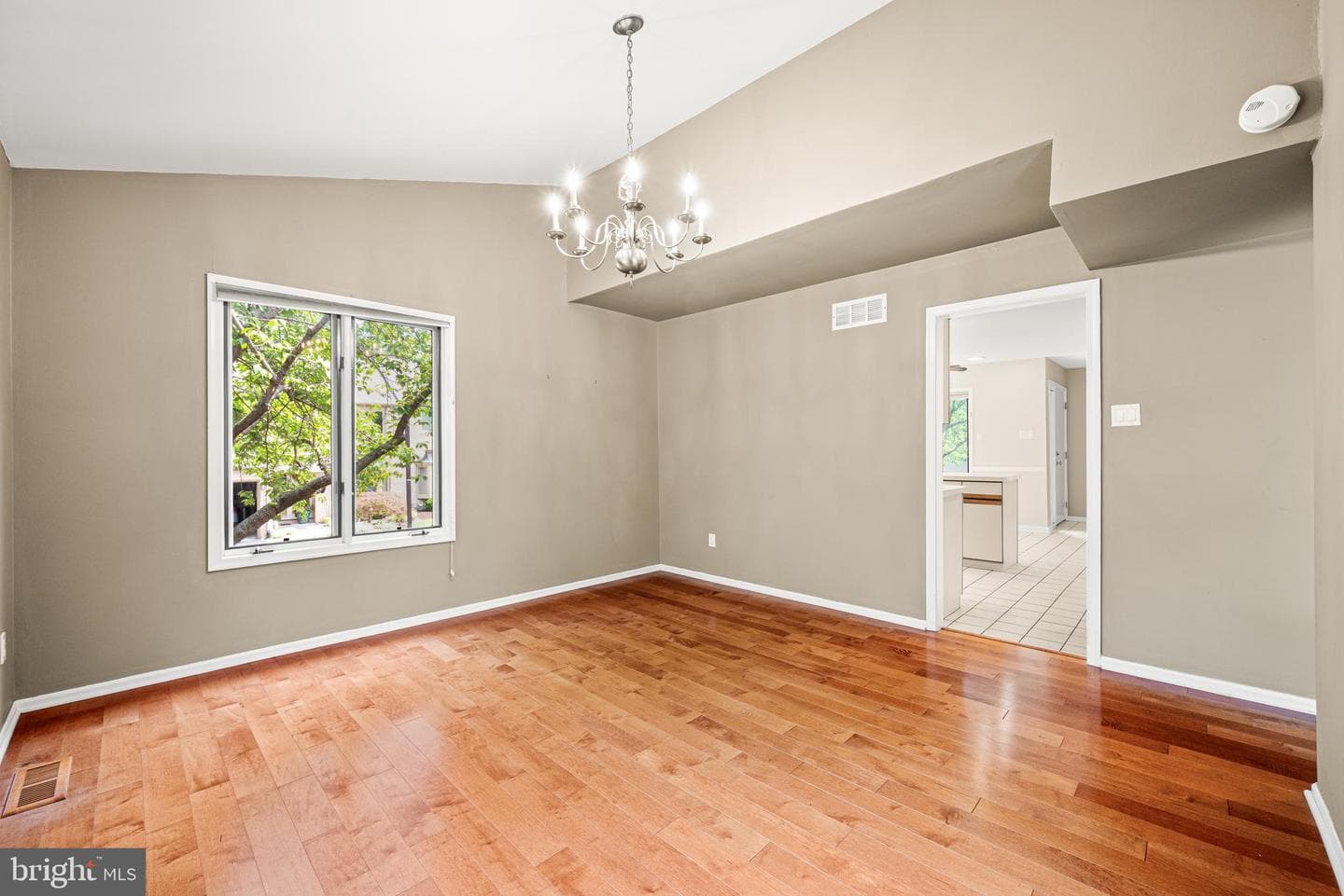 82 Amity Drive photo 12