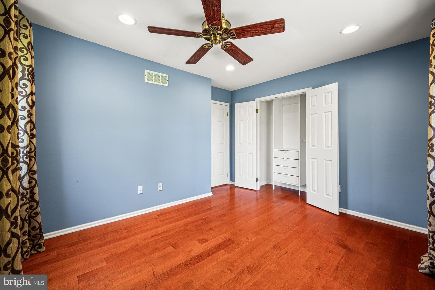 82 Amity Drive photo 22