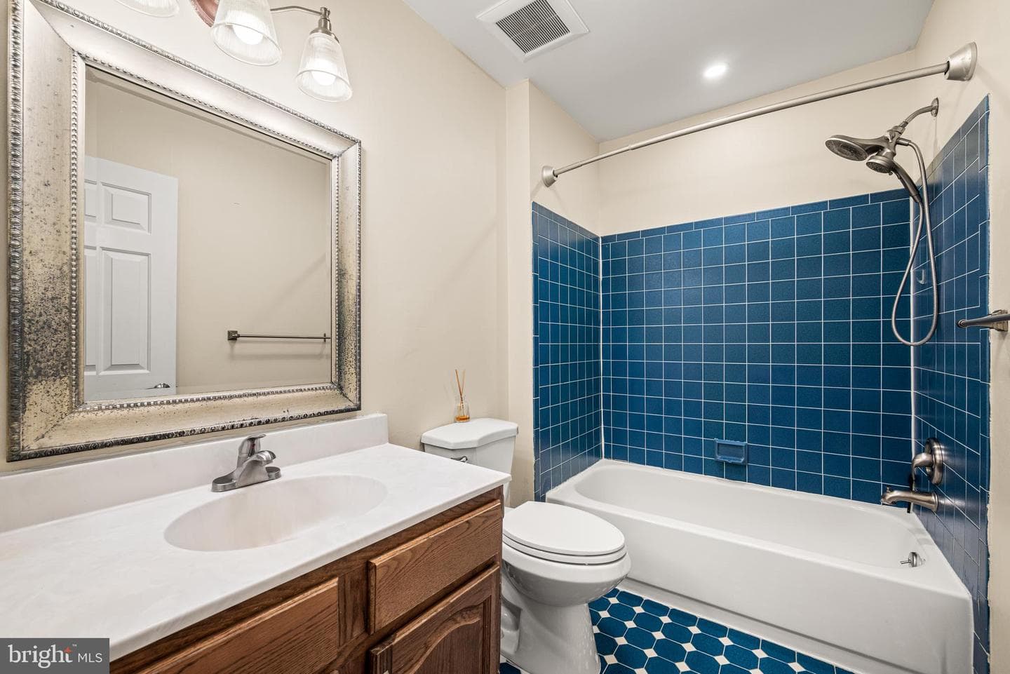 82 Amity Drive photo 24