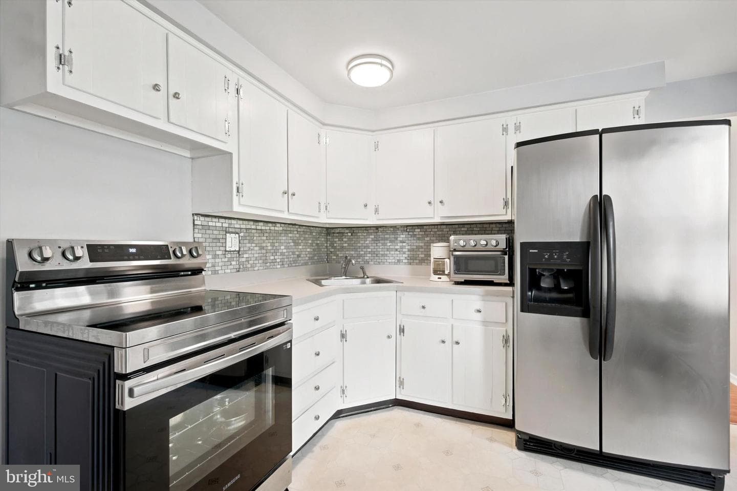 1264 Estate Dr photo 10