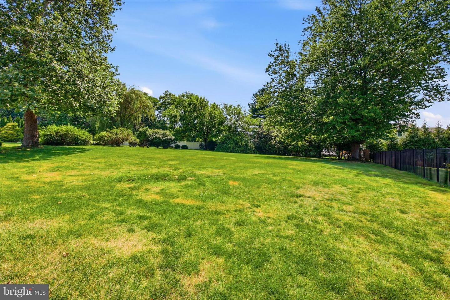 1264 Estate Dr photo 25