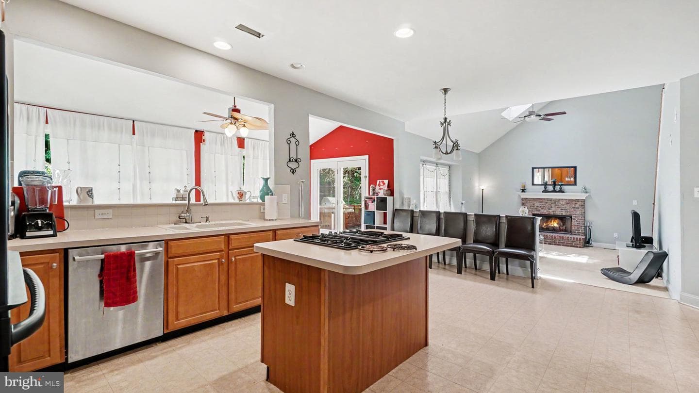 505 Springview Ln photo 15