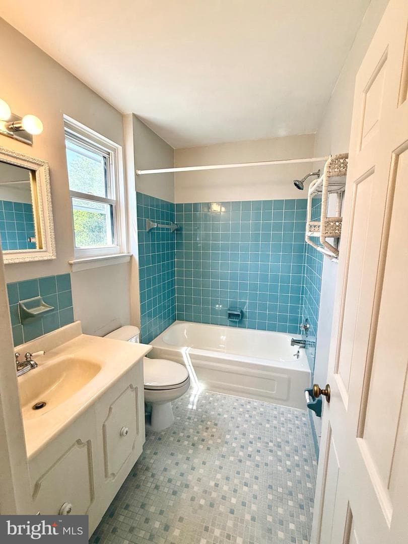 808 Joeck Drive photo 29
