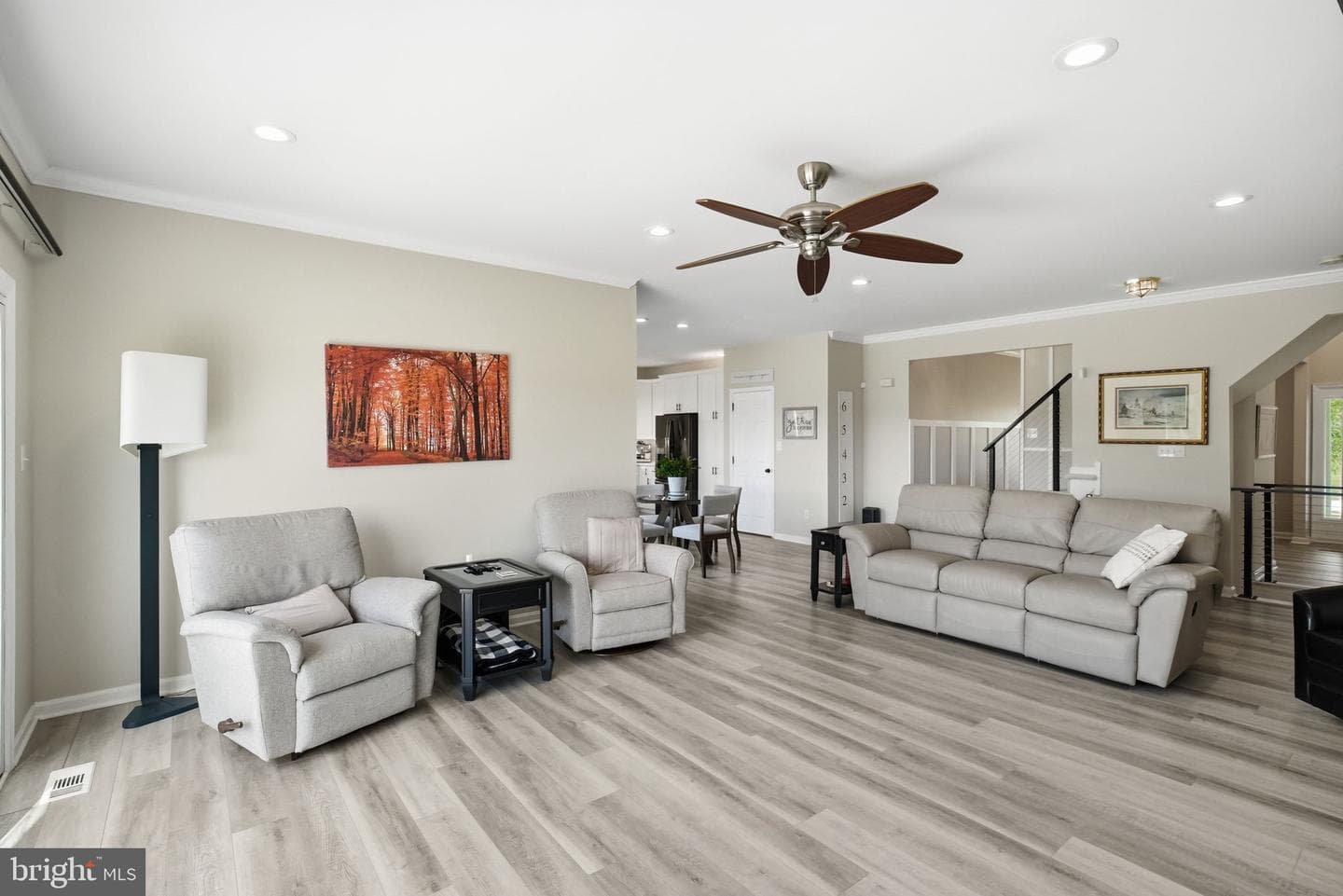 123 Riverside Lane photo 32