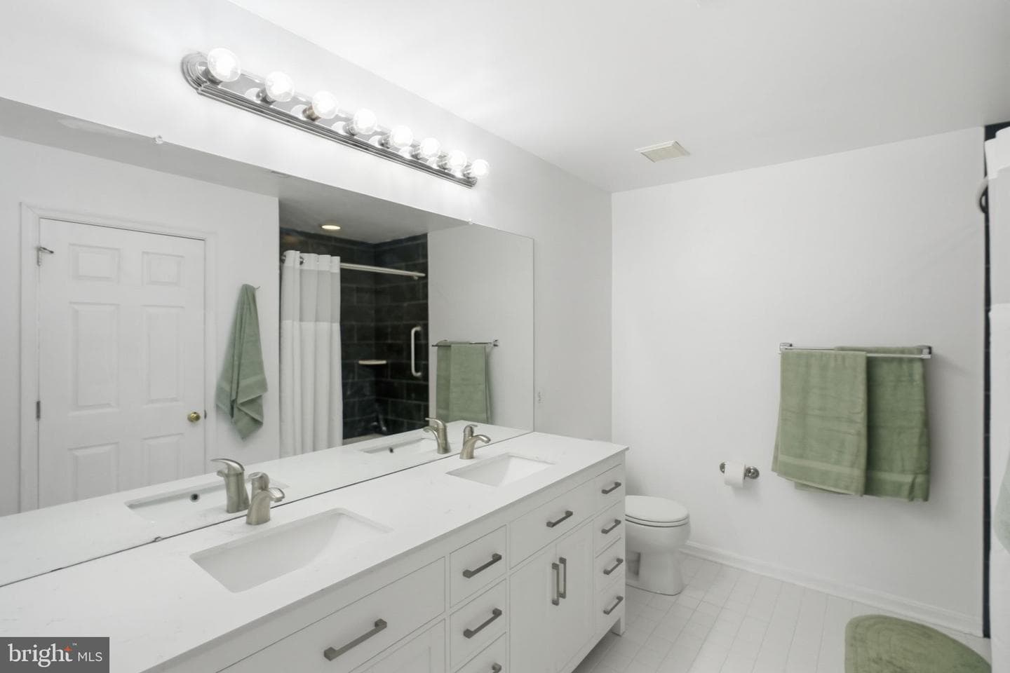 123 Riverside Lane photo 46