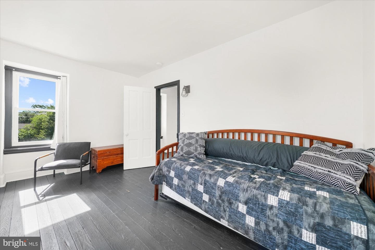 118 Marshall Street photo 29