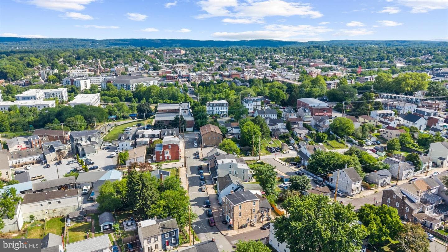 118 Marshall Street photo 34