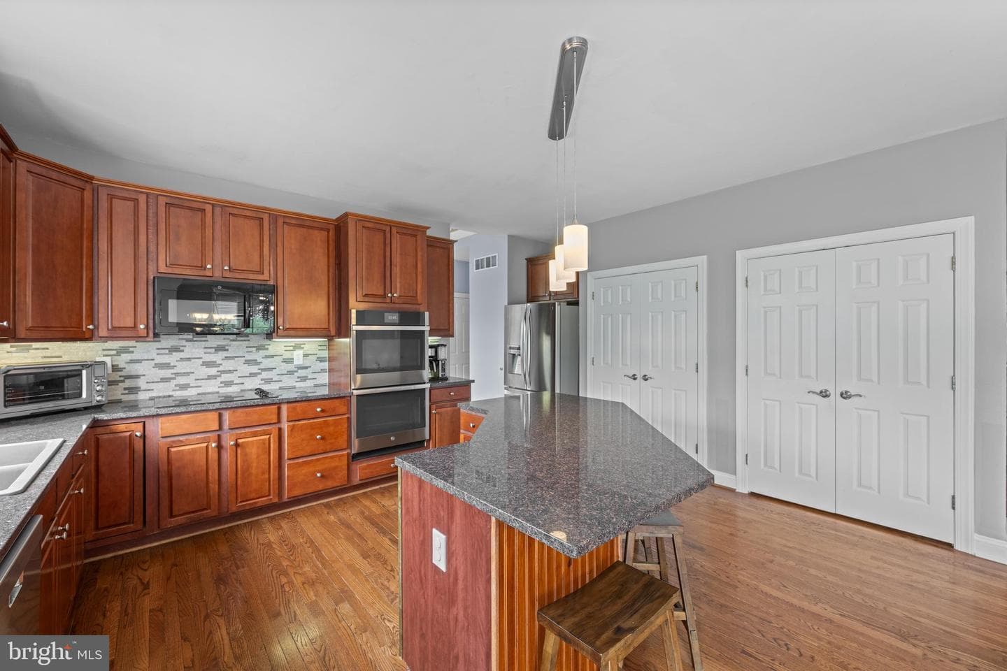 592 W Creek Road photo 16