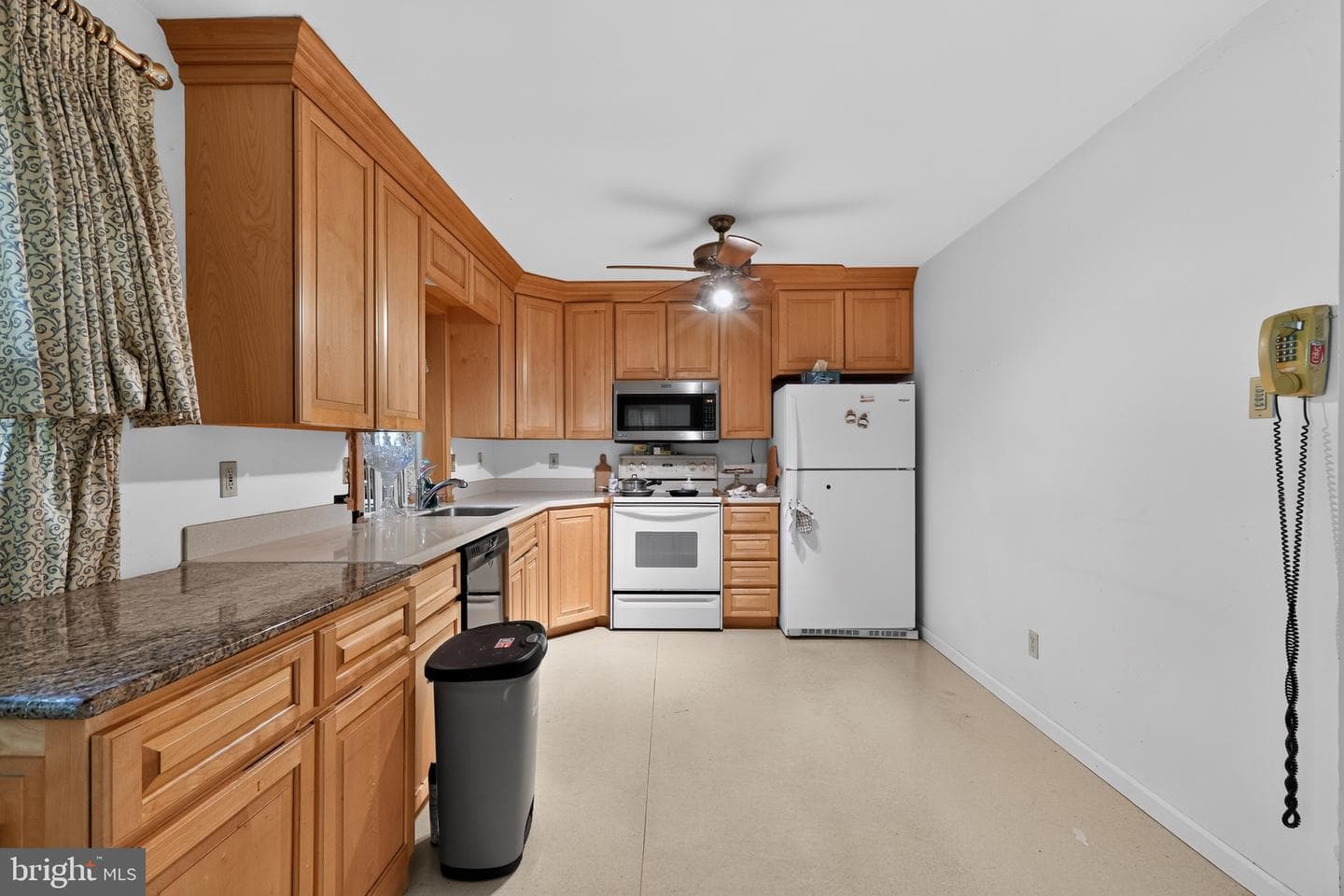 1 Lynn Boulevard photo 13