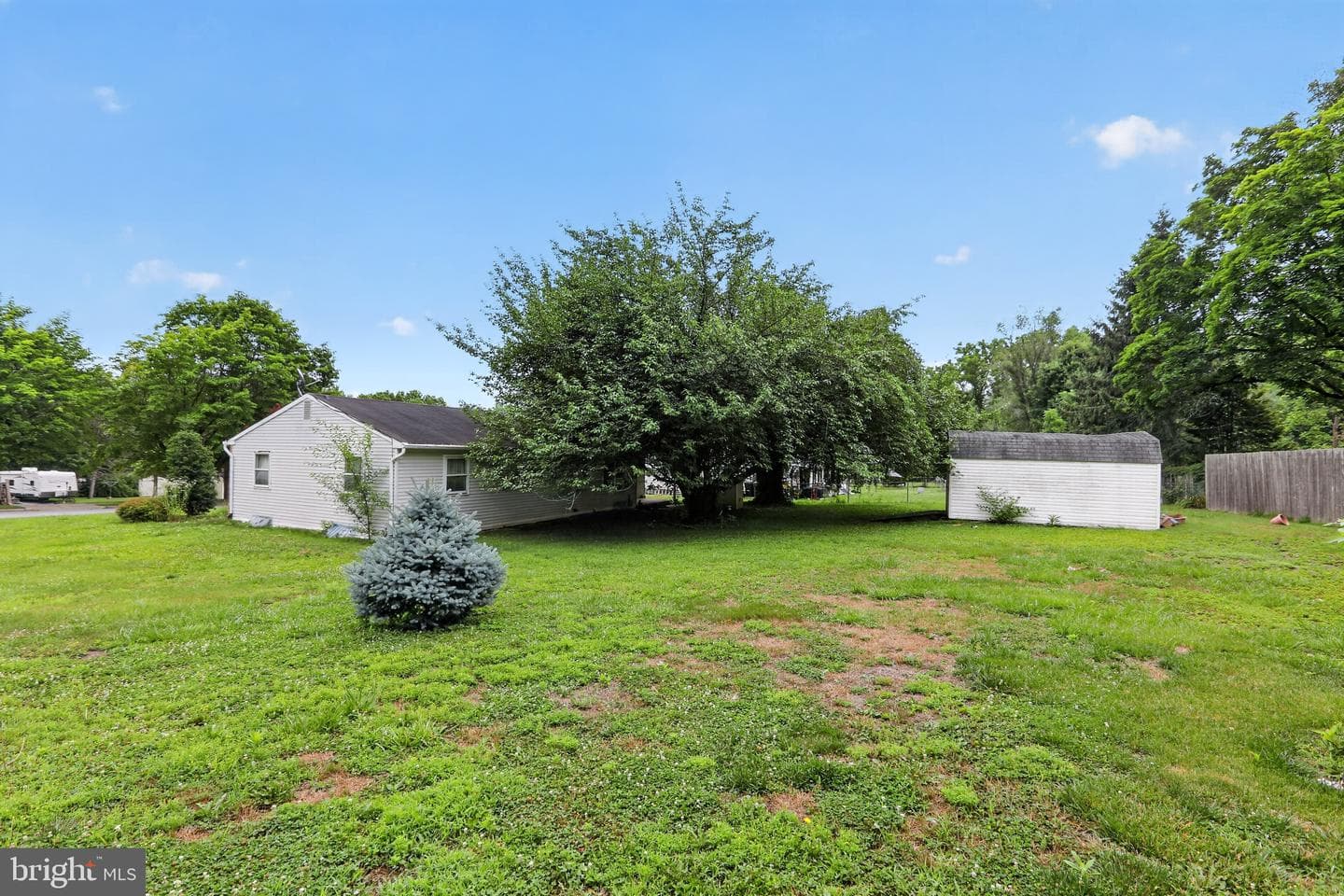 1 Lynn Boulevard photo 32