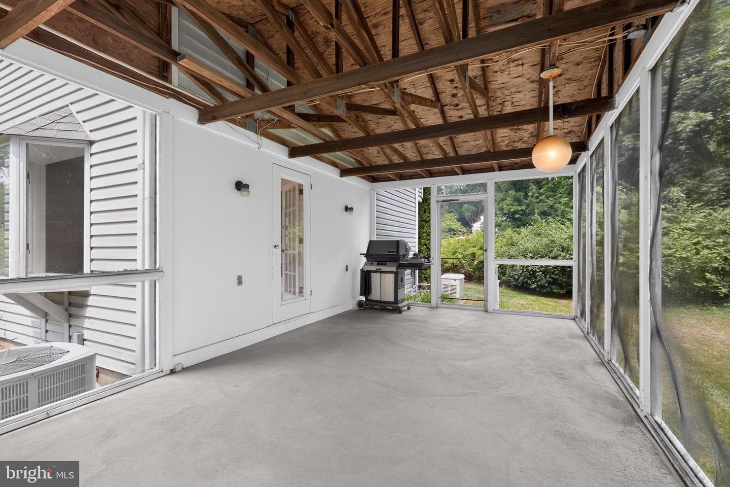 1408 Ponds Edge Road photo 23