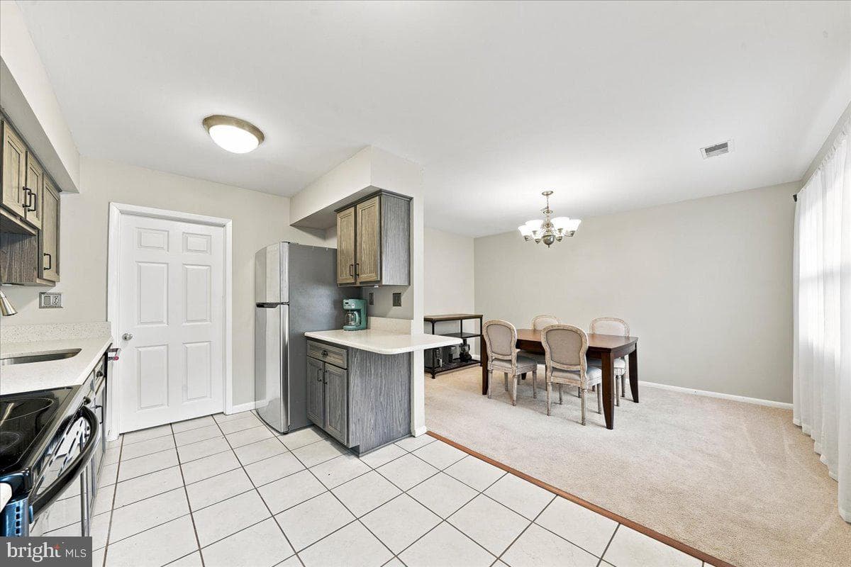 292 Carlyn Court photo 10