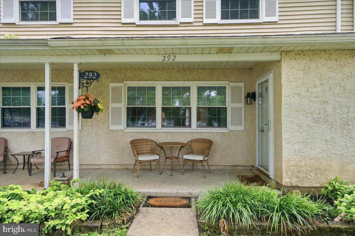 292 Carlyn Court photo 23
