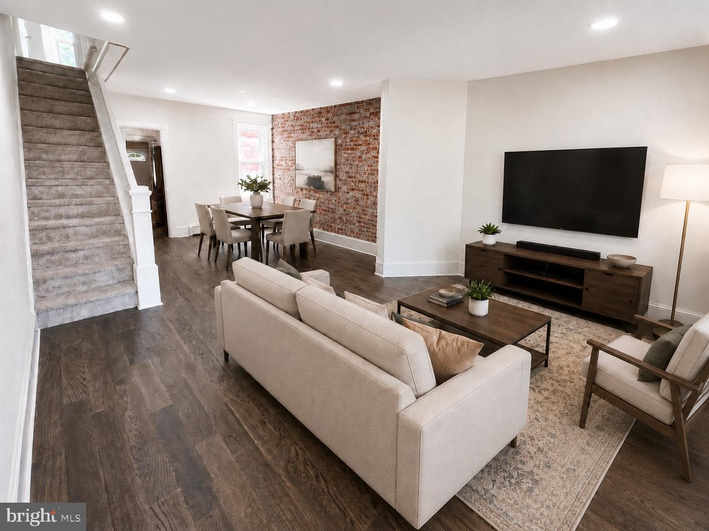 15 Franklin Avenue photo 7