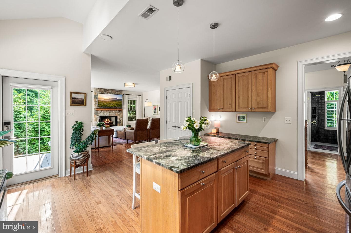 232 Vincent Road photo 13