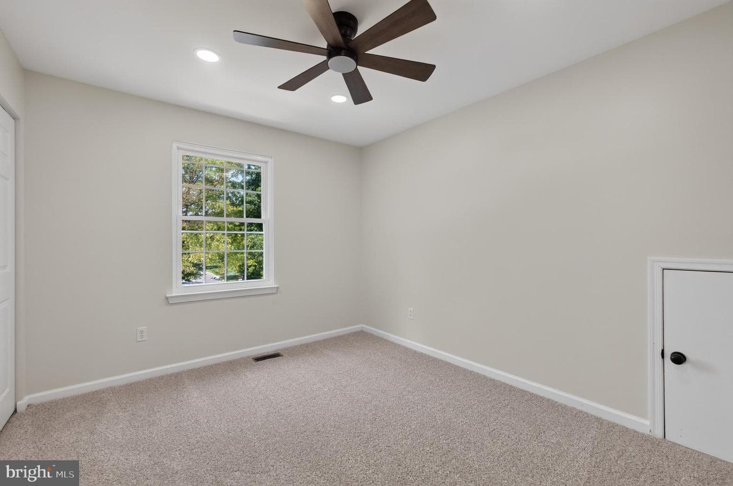 221 Flagstone Circle photo 25
