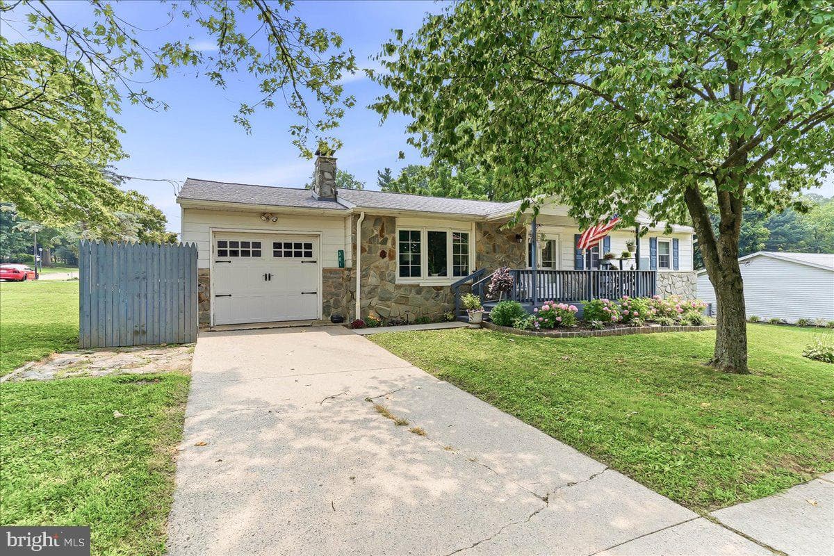 301 Delaware Avenue photo 4