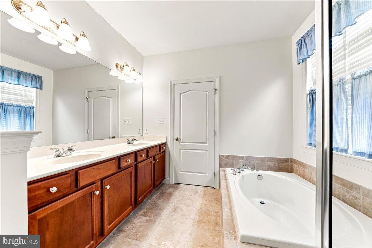 207 Hendrickson Lane photo 22
