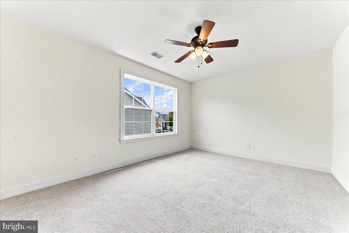 207 Hendrickson Lane photo 34