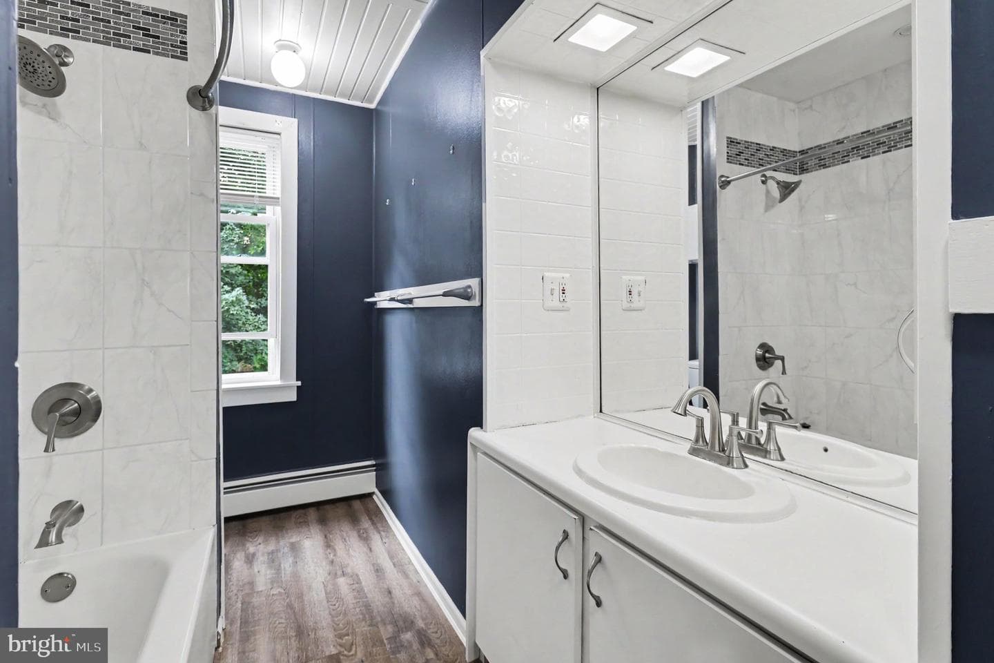 624 Bridge Street photo 20