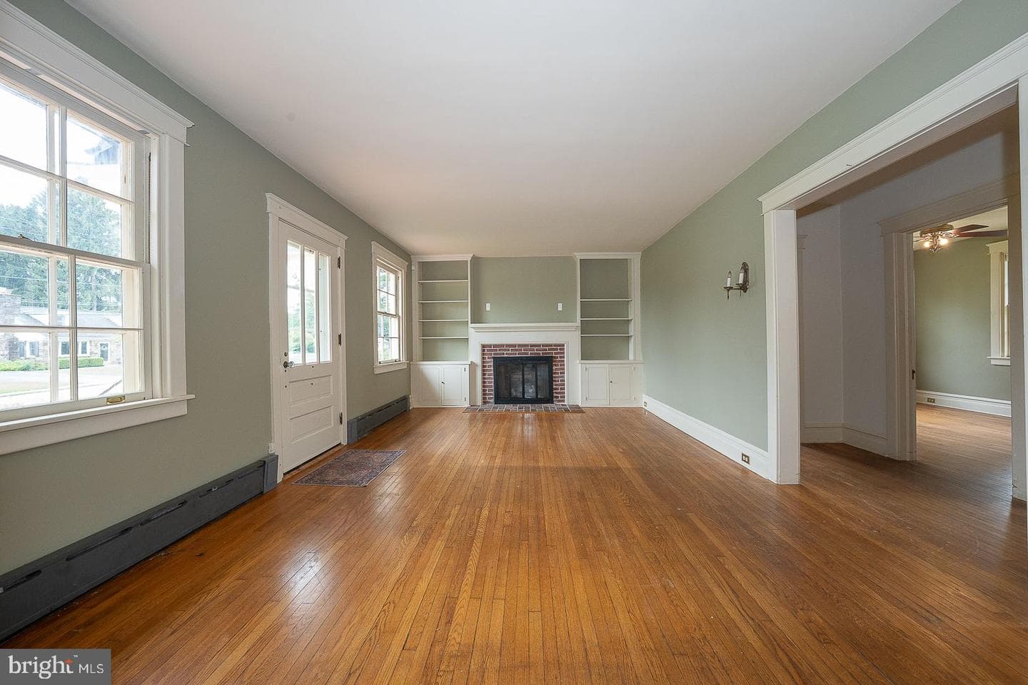 307 Monument Avenue photo 4