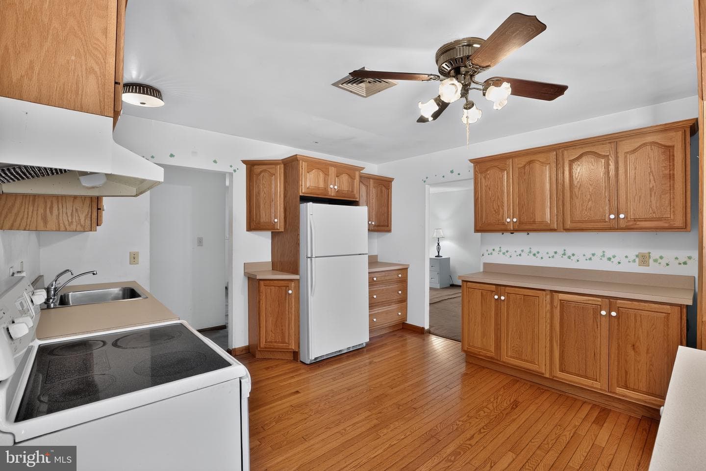 493 Mcgregor Drive photo 9