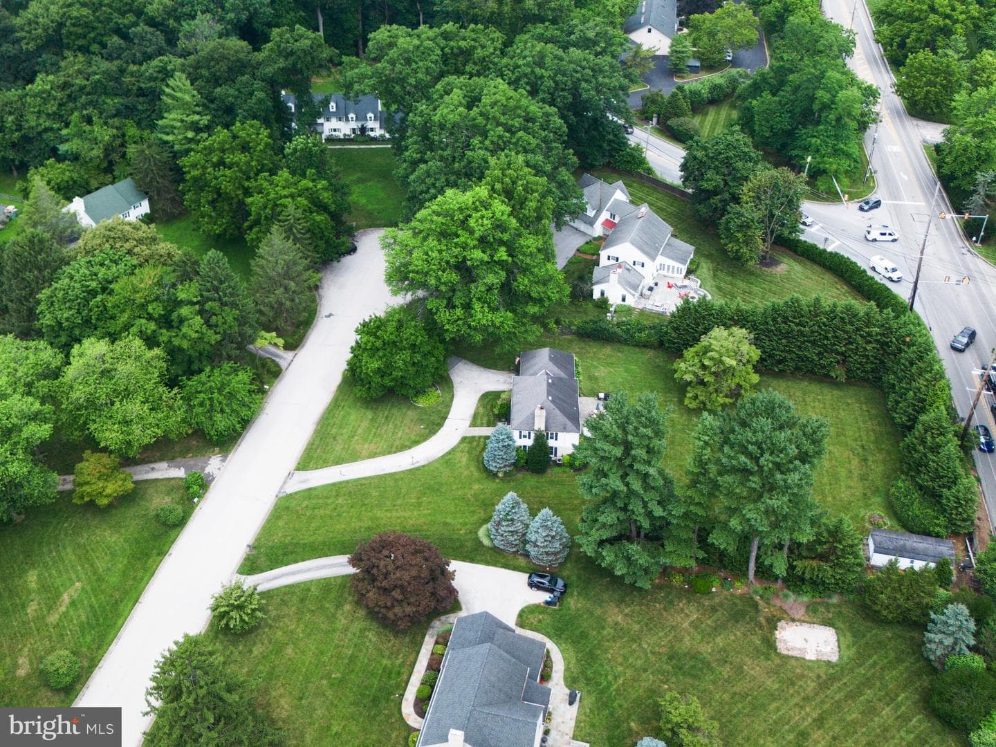 305 Continental Drive photo 16