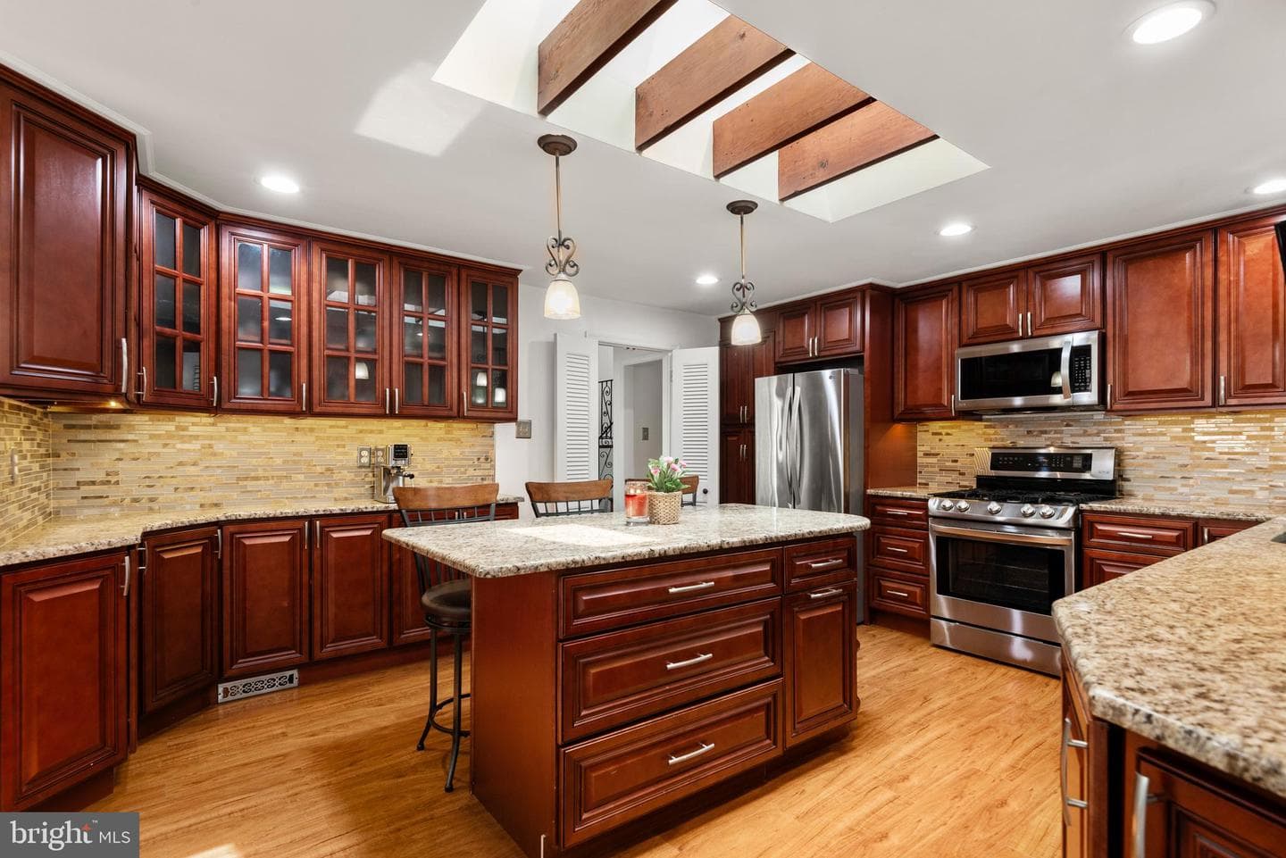 1291 Thomas Road photo 12