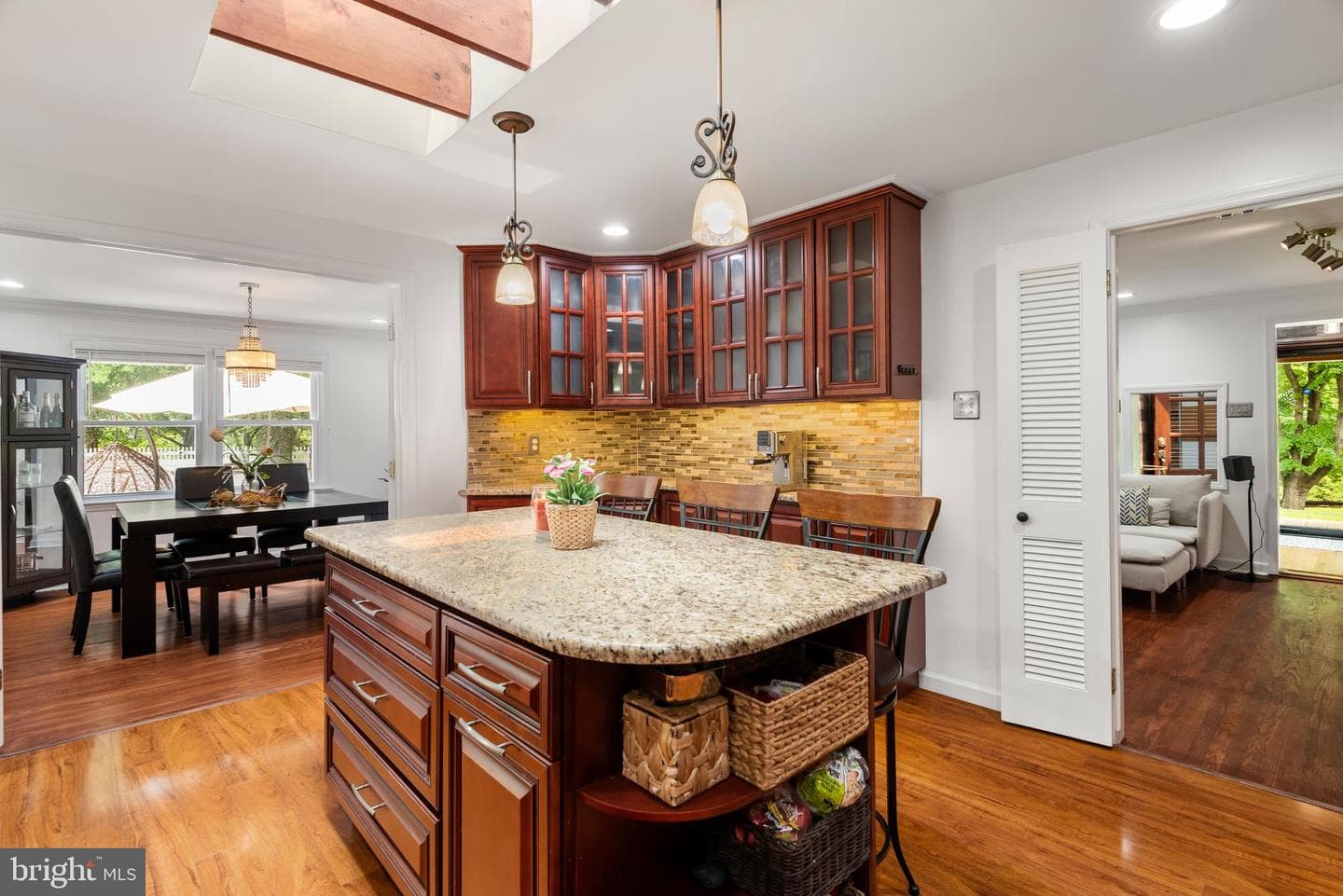 1291 Thomas Road photo 14