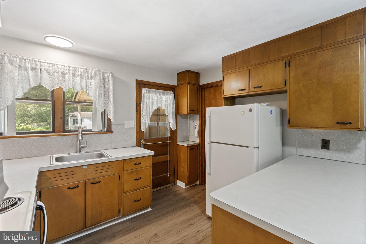 250 Watson Avenue photo 14