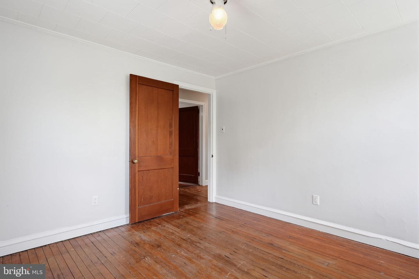 107 E Main Street photo 32