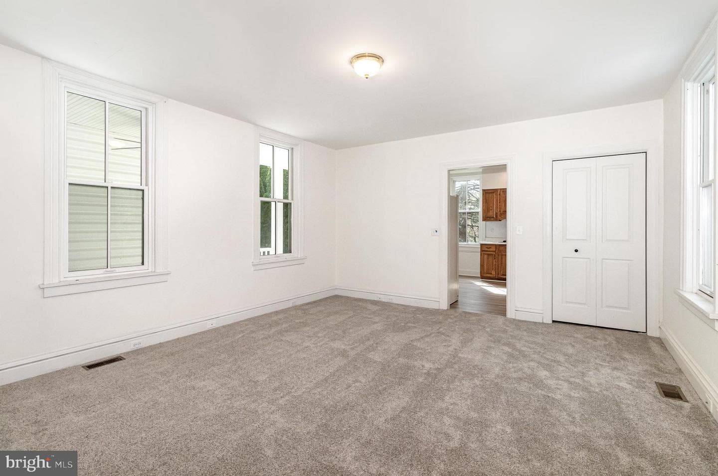 308 E Derry Road photo 32