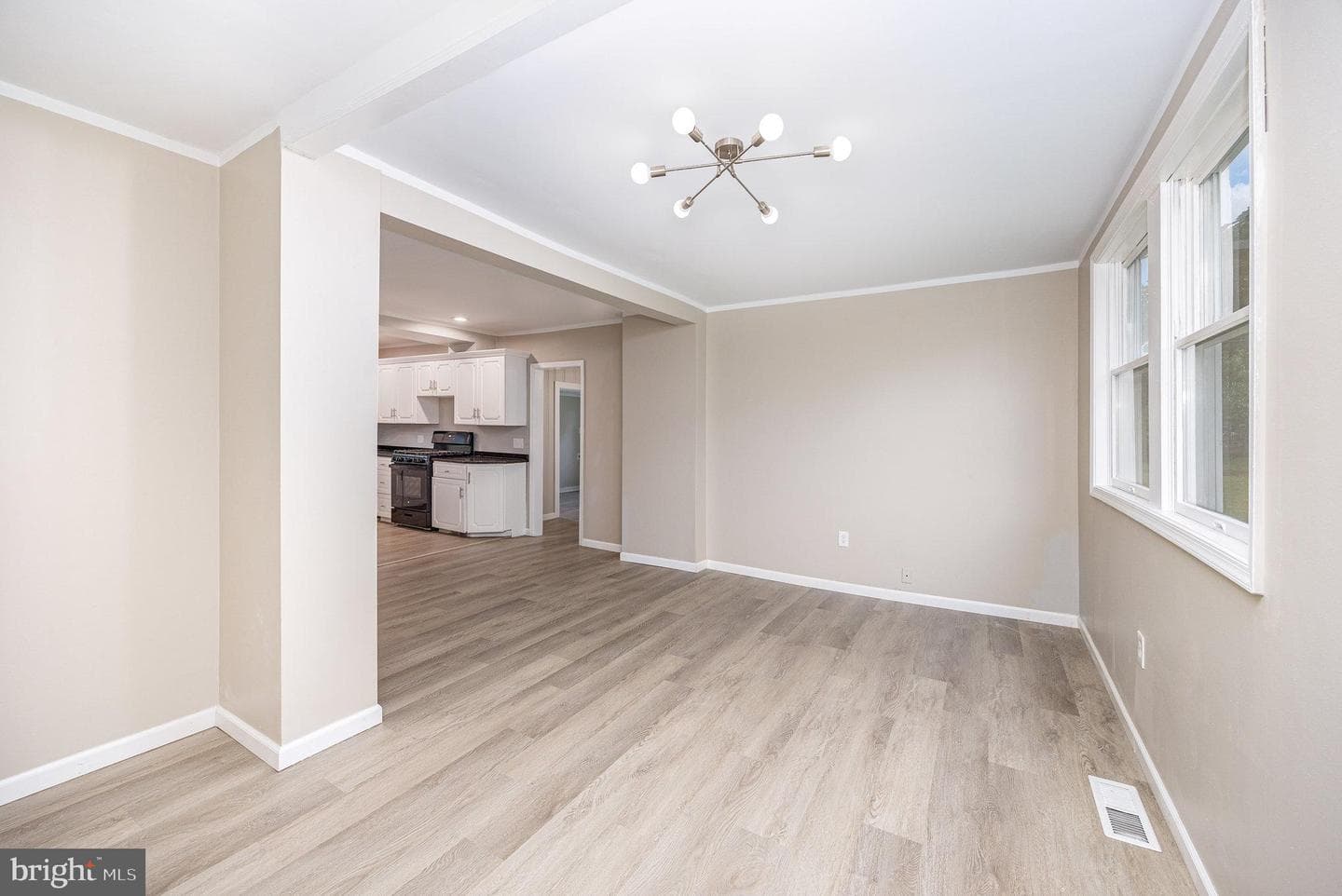 213 Redwood Street photo 15