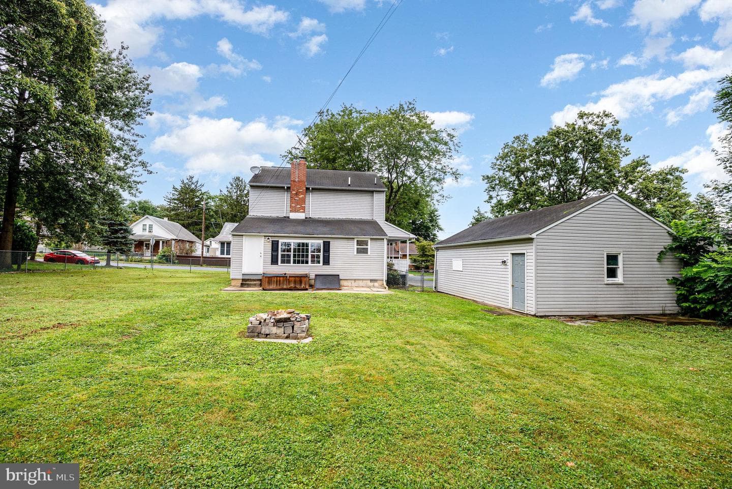 213 Redwood Street photo 30