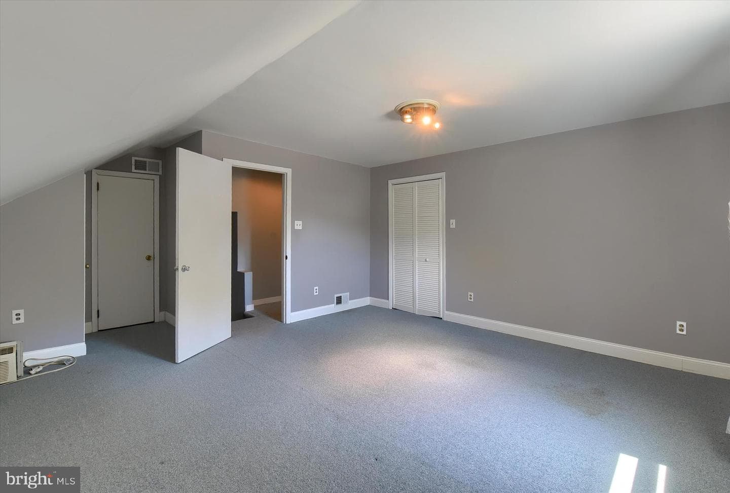 139 Hollywood Drive photo 28