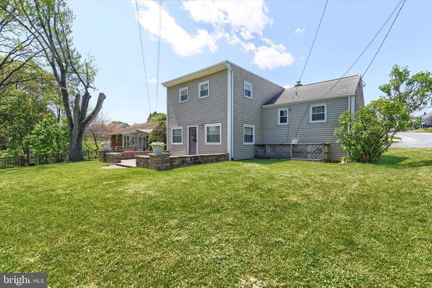 139 Hollywood Drive photo 36