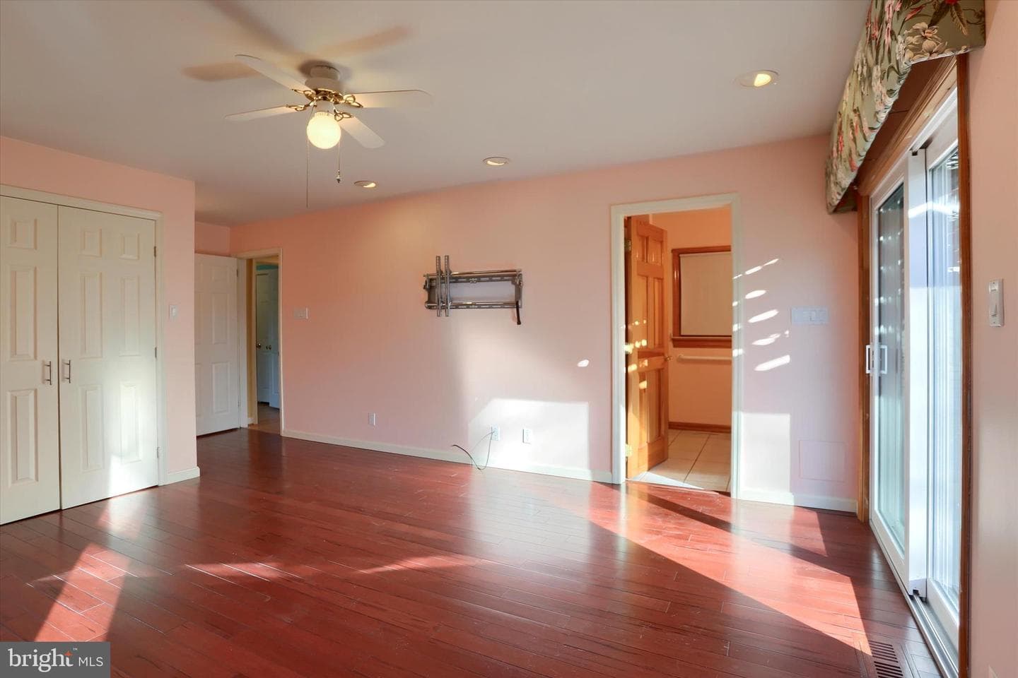 211 Frederick Street photo 31