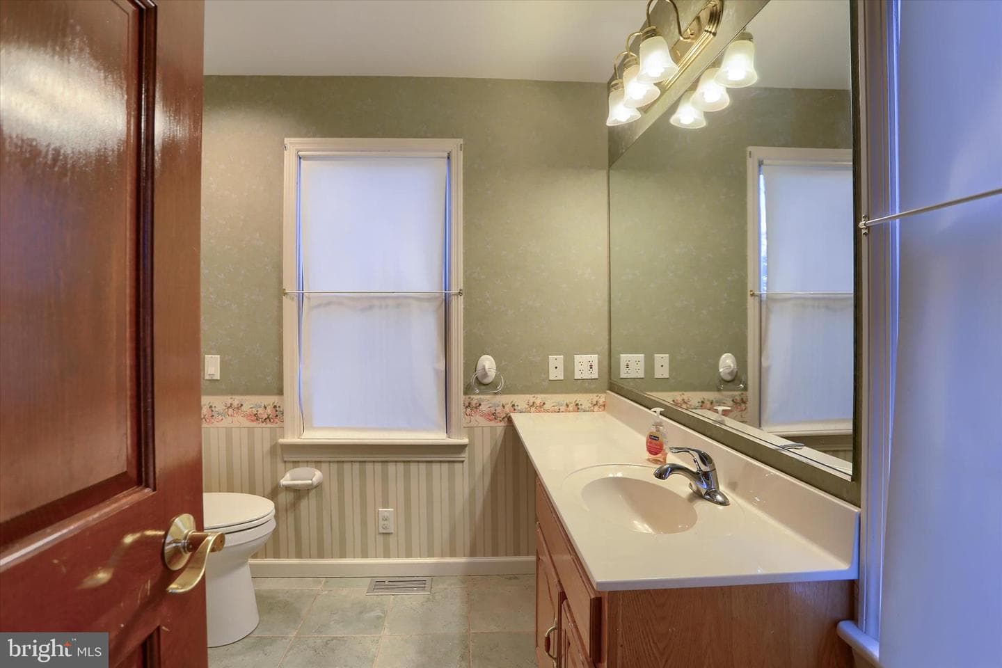 211 Frederick Street photo 34