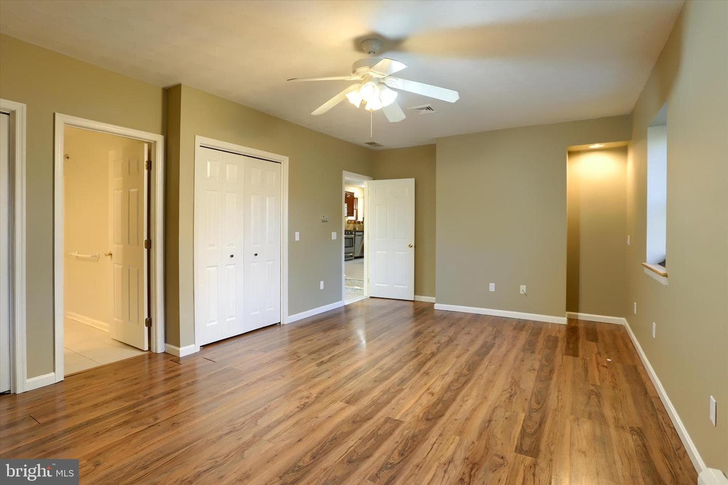 211 Frederick Street photo 39